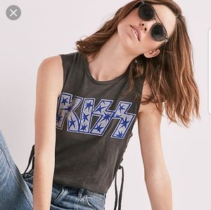 NWT 🤯 lucky brand band tshirt